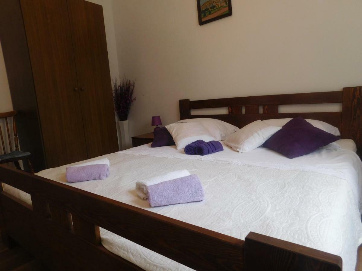 Apartment Artusi Pula Luaran gambar