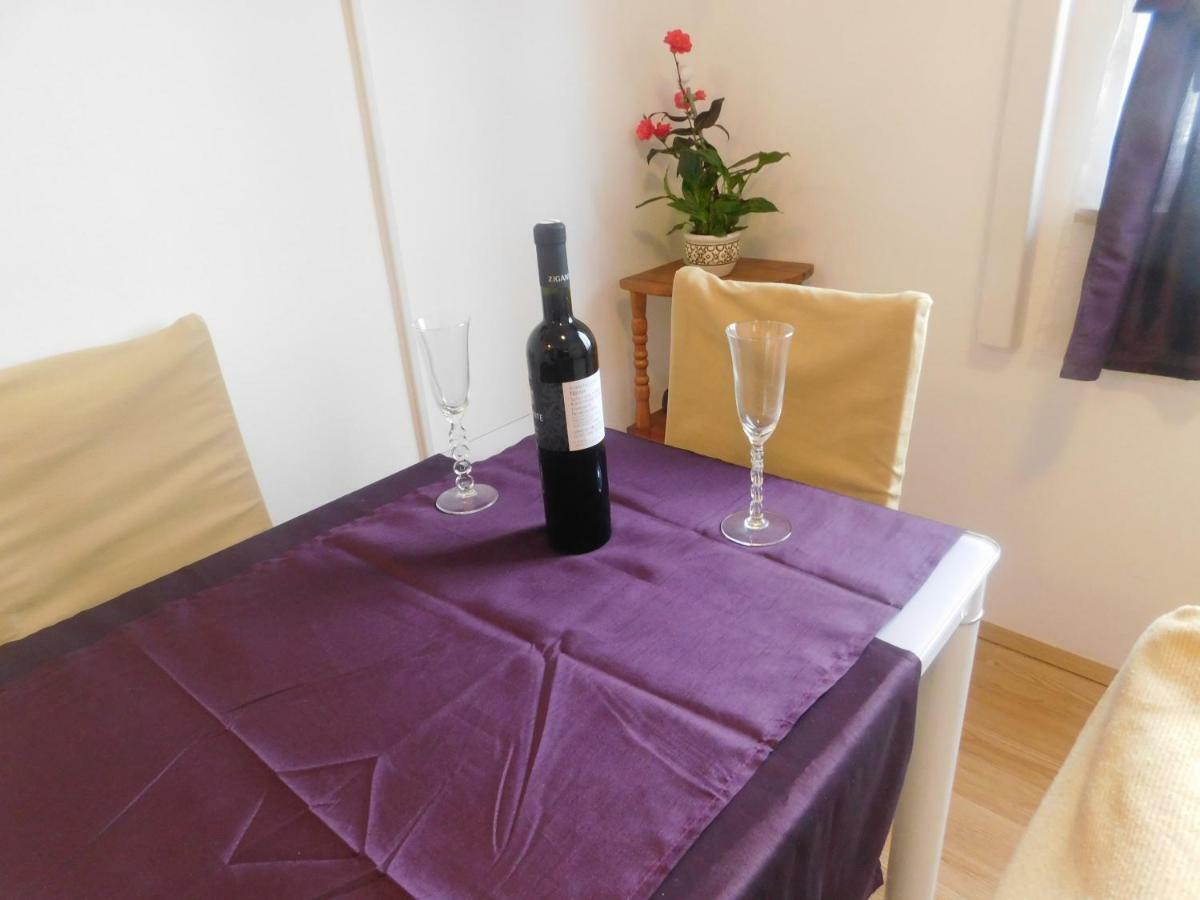 Apartment Artusi Pula Luaran gambar