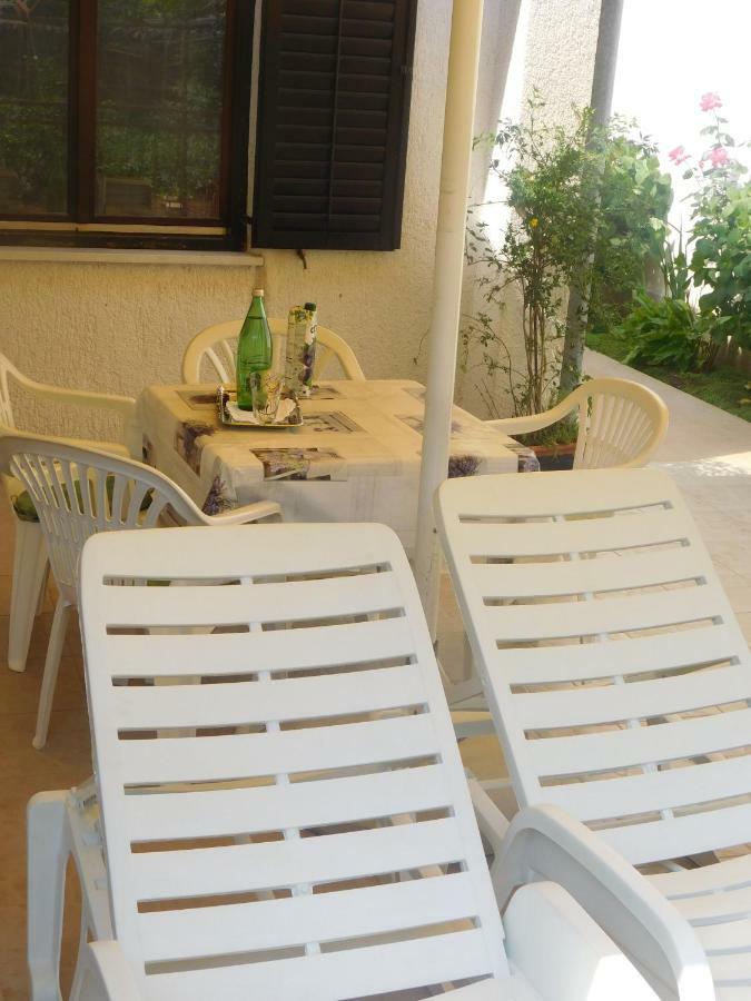 Apartment Artusi Pula Luaran gambar