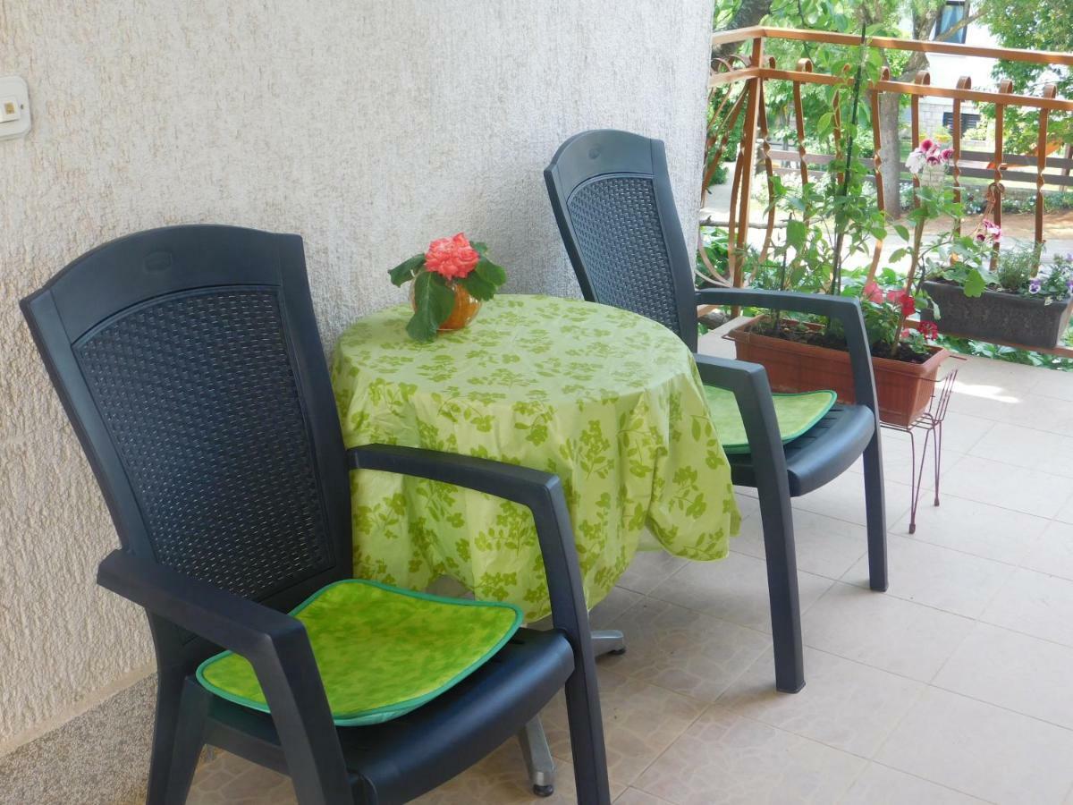 Apartment Artusi Pula Luaran gambar