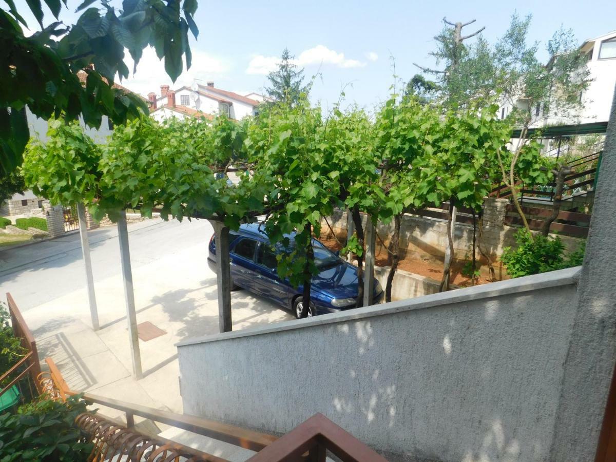 Apartment Artusi Pula Luaran gambar