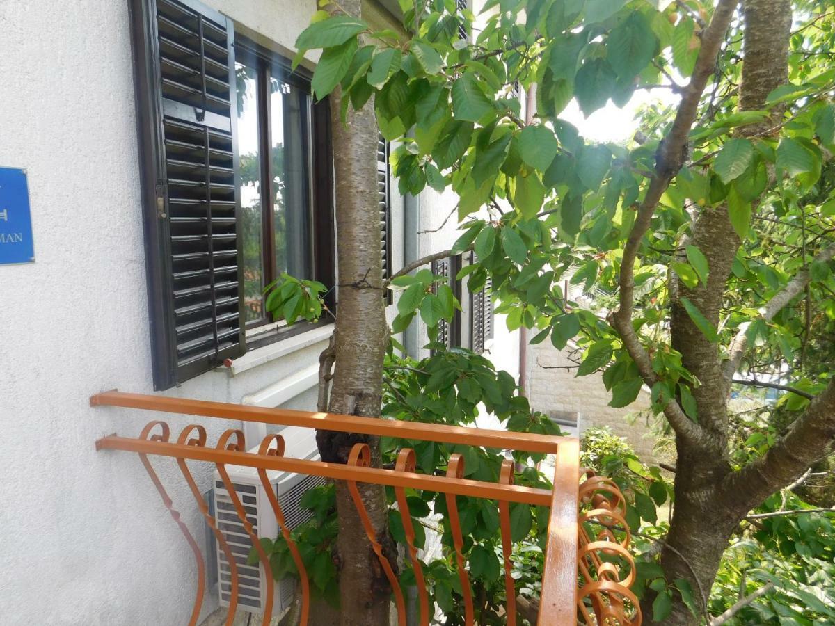 Apartment Artusi Pula Luaran gambar